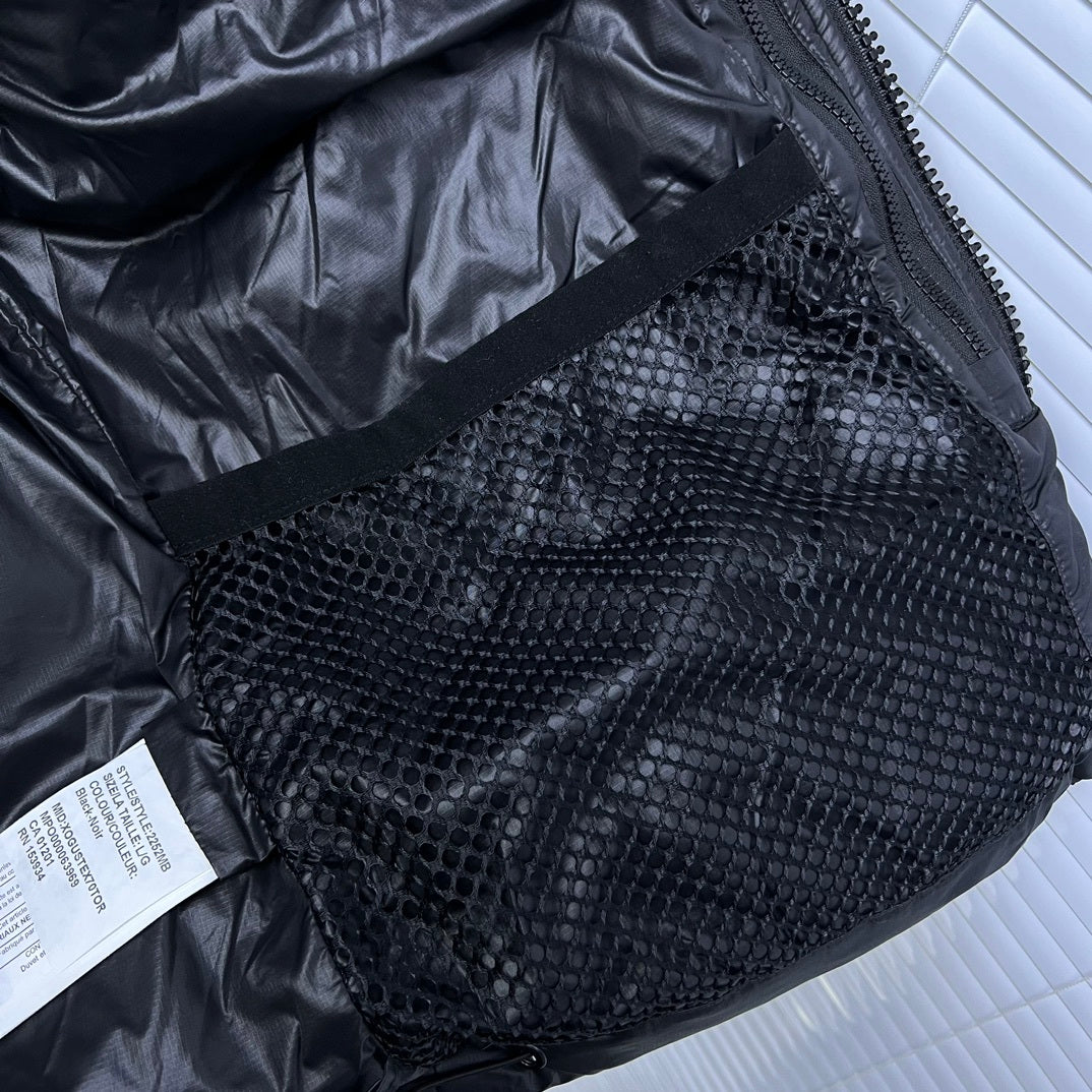 Canada Goose Black Hooded Puffer Down Jacket