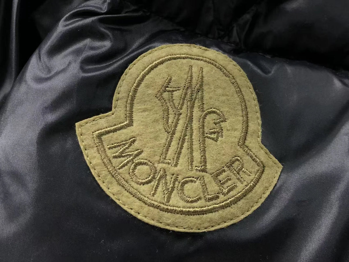 Moncler Black High-Gloss Stand-Collar Diamond-Quilted Short Down Jacket